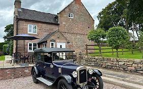 Character 3 Bed Peak District Farmhouse Near Alton Towers, Polar Bears, Chatsworth House